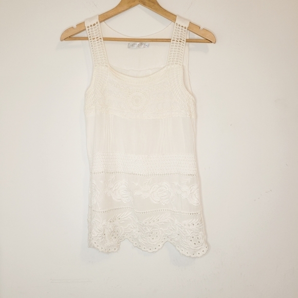 Solitaire Women White Sleeveless Blouse S Square Neck Embroidered detail! - Picture 3 of 6